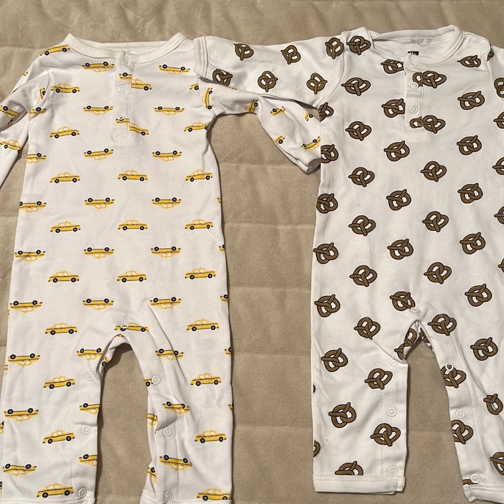 HB 0 to 3 months baby boy onesie.